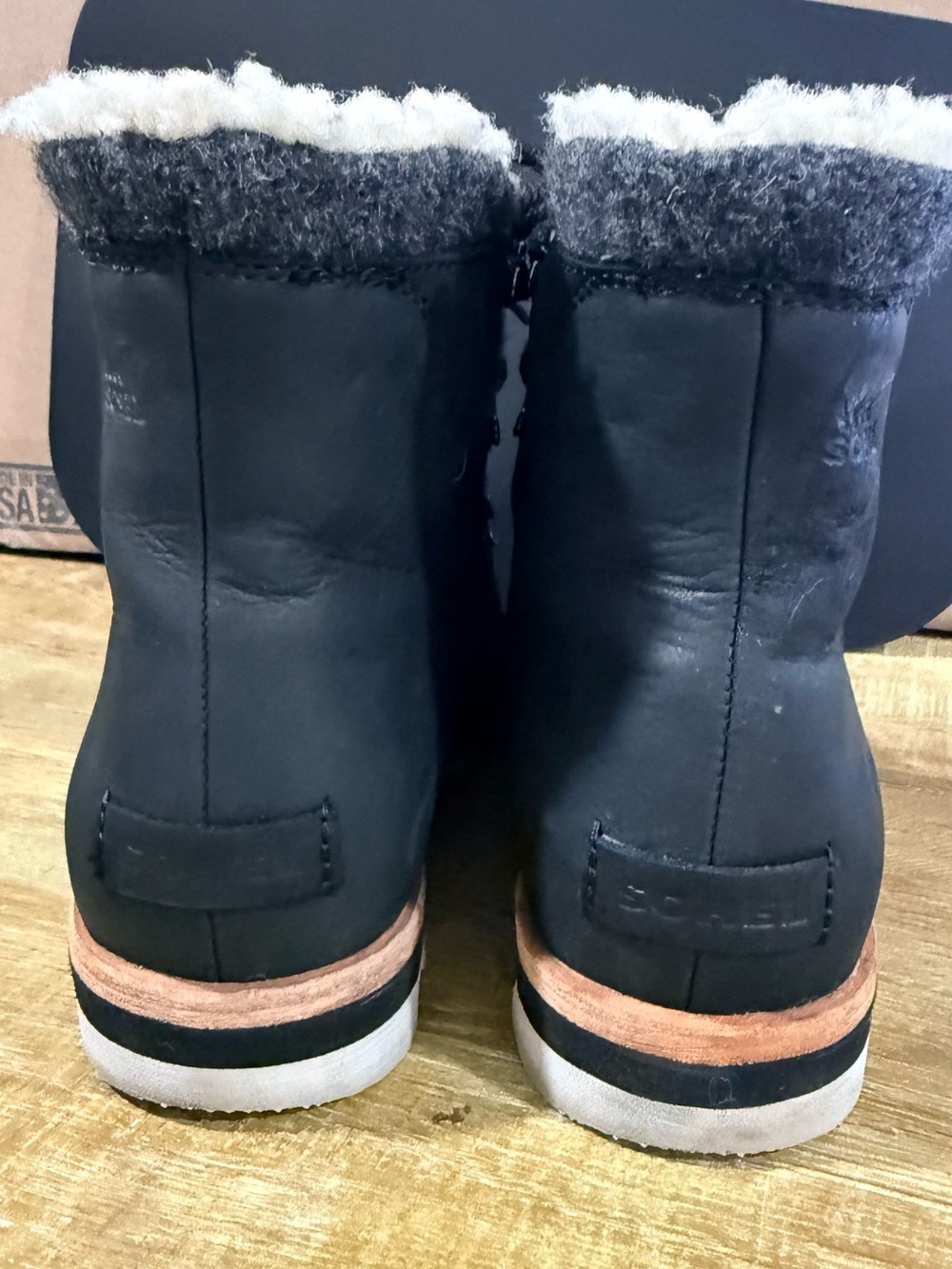 Sorel | Sneakchic Alpine Lace Up Boots | Black \ Size 9.5 - Picture 5 of 7